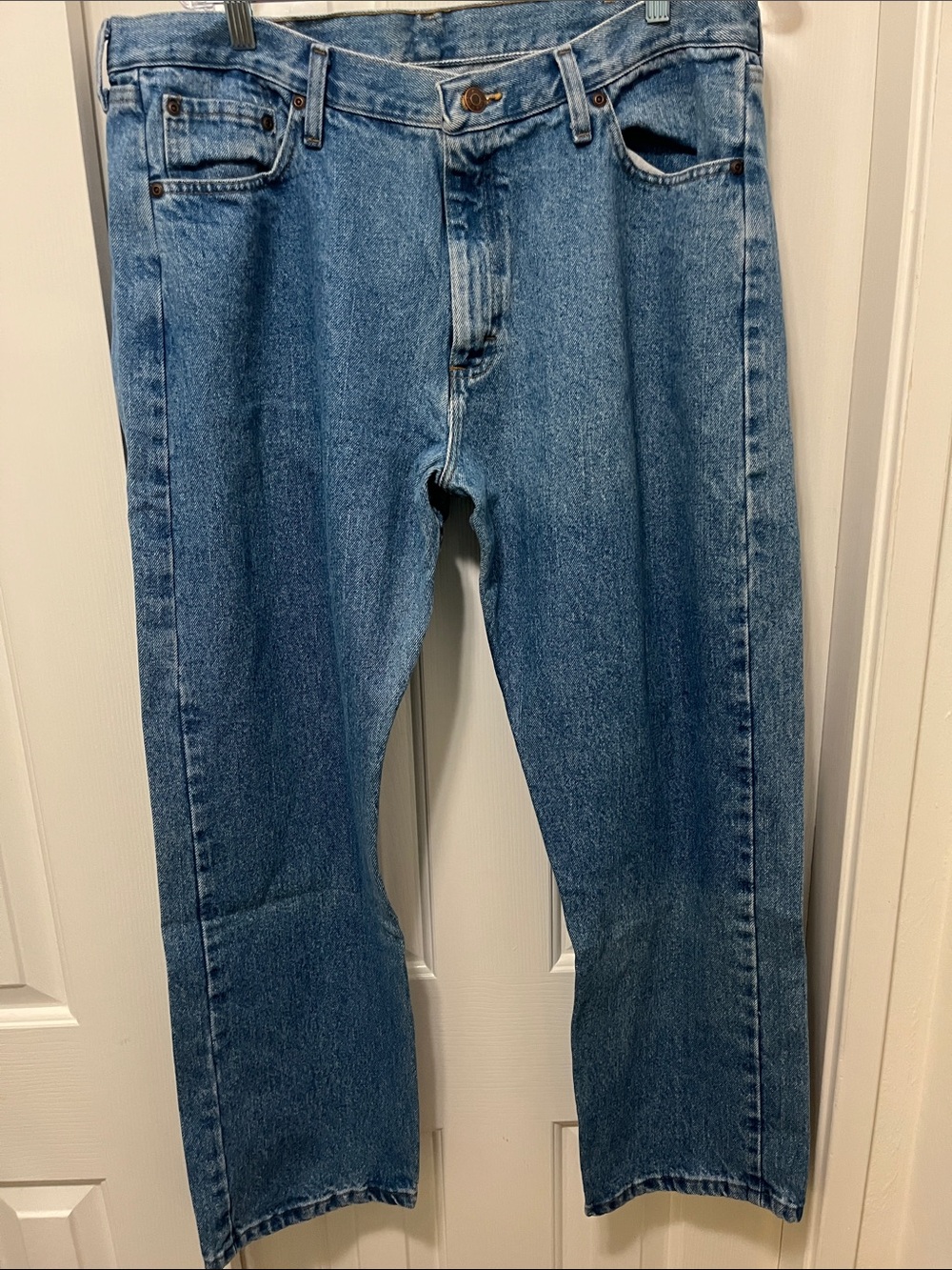 Wrangler Men’s Light Blue Straight-Leg Jeans